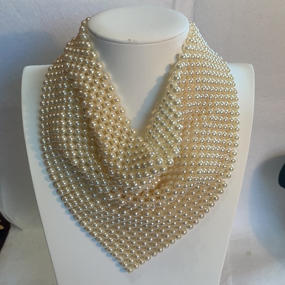 Faux pearl ascot necklace mesh scarf - Picture 9 of 10